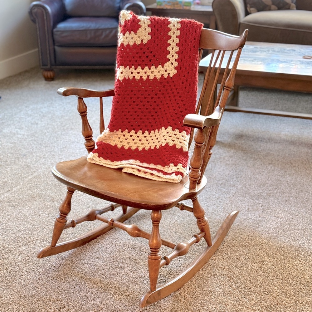 Vintage handmade crocheted throw blanket